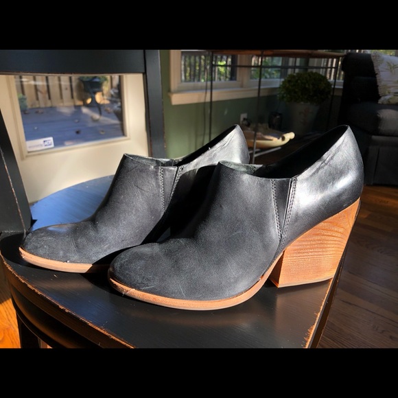 Kork-Ease Black Leather Bootie - Size 9.5 - Picture 4 of 10